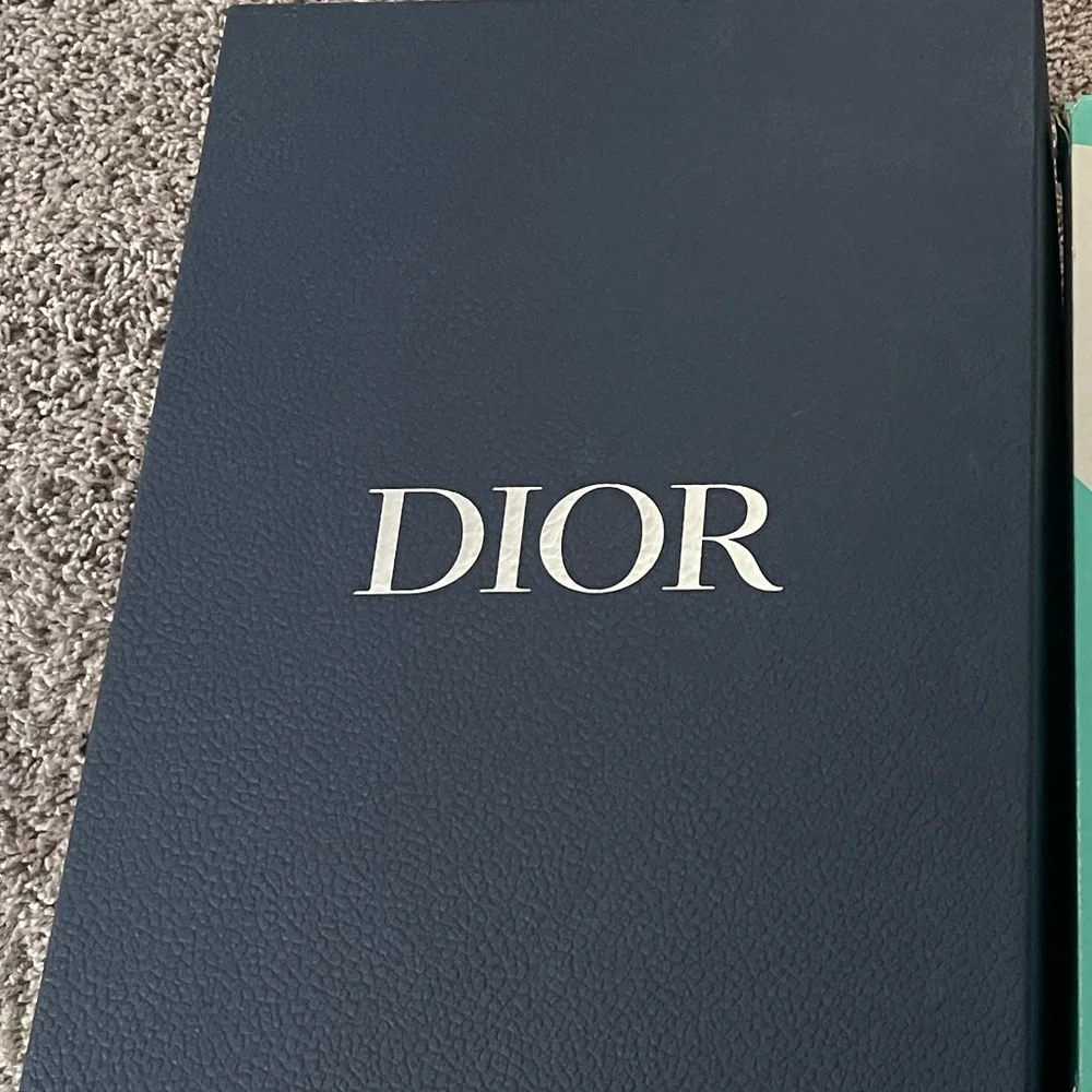 Dior Designer Sneakers - Picture 5 of 7